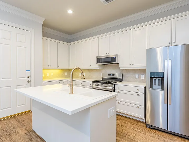 2504 Park St #B — Photo 14