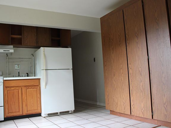 2nd image of 527 13th Ave SE APT 13