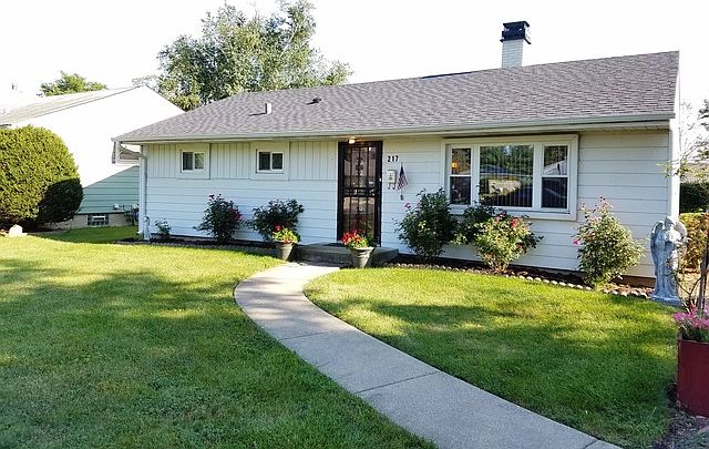 1st image of 217 E Walnut Ave