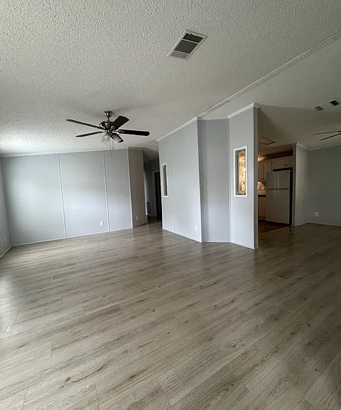 652 Coral Cir — Photo 11