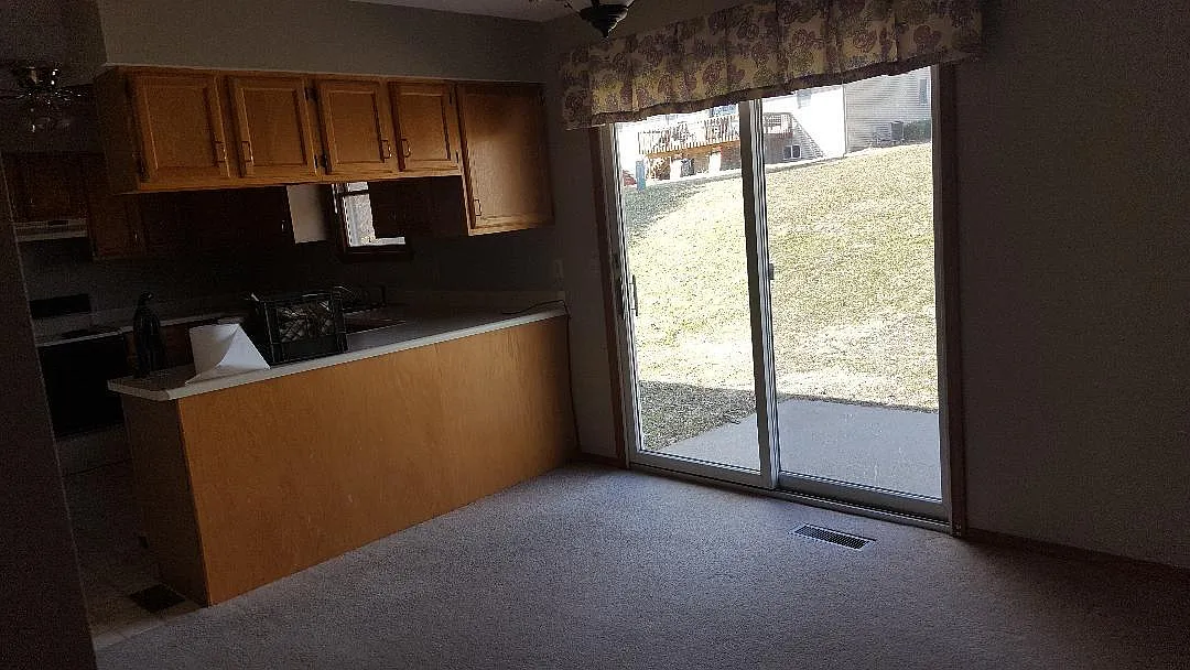 2 bed, 950 sqft, $1,150 — Photo 4