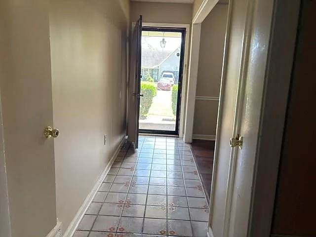 4551 Pine Top Cir E — Photo 15