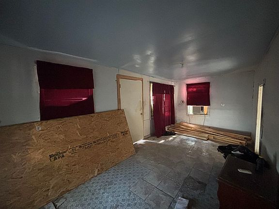 3rd image of 1710 Coke St