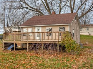 214 S East Ave, Lacona, IA 50139