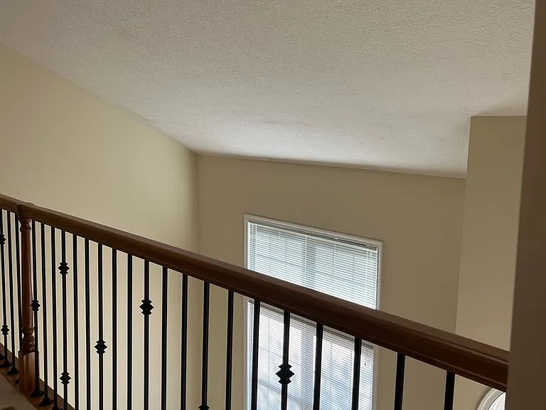 494 Radcliff Dr — Photo 4