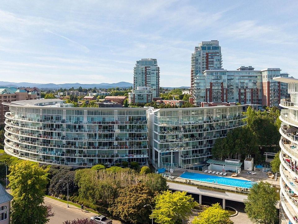 1st image of 68 Songhees Rd #109