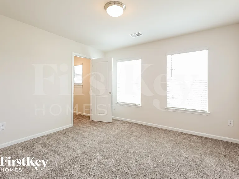 302 Stonefence Dr — Photo 15