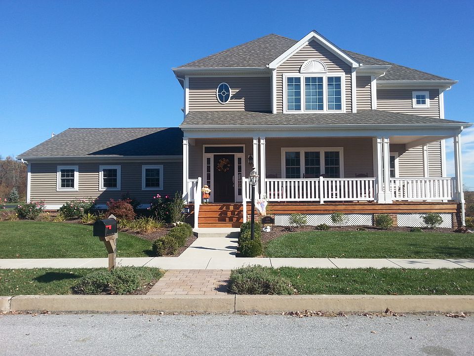 1st image of 409 Fairmont Dr