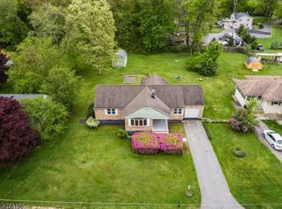 12 Old Traveled Rd, Ledgewood, NJ 07852
