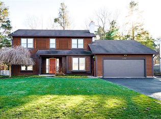 406 Red Apple Ln, Rochester, NY 14612