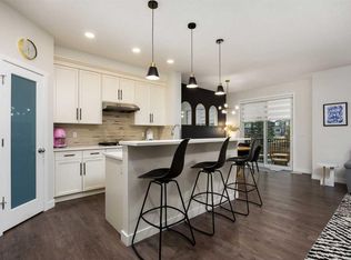196 E Belmont Ter SW, Calgary, AB T2X 4H2