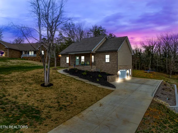 1318 Tomahawk Dr, Maryville, TN 37803