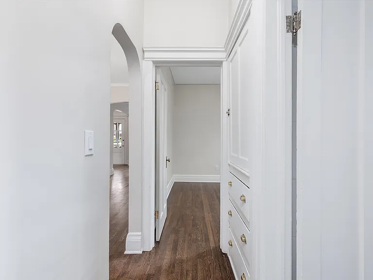 719 Gladstone Ave — Photo 14