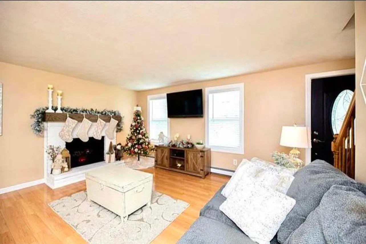 16 Paul Ave — Photo 2