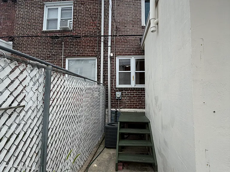 3588 Belgrade St — Photo 18