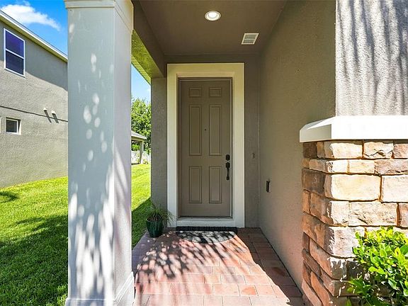 4th image of 1061 Cosmos Way
