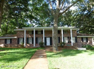 1922 Holly Oaks Ravine Dr, Jacksonville, FL 32225