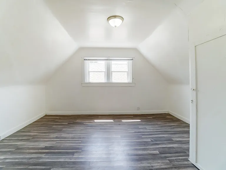 1768 Williams Ave — Photo 17