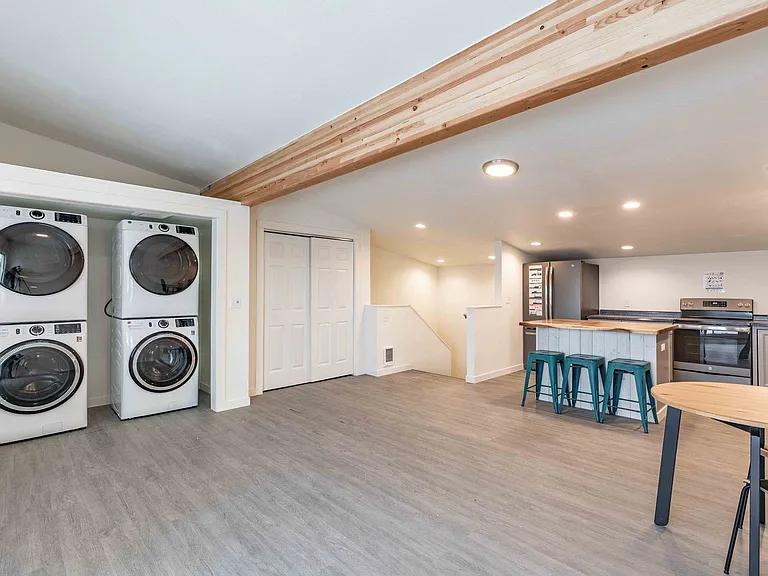 314 S Asbury St — Photo 17