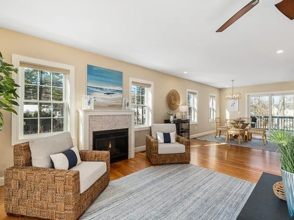 493 Essex Ave #1, Gloucester, MA 01930