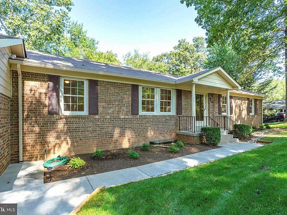 2nd image of 3518 Willow Green Ct