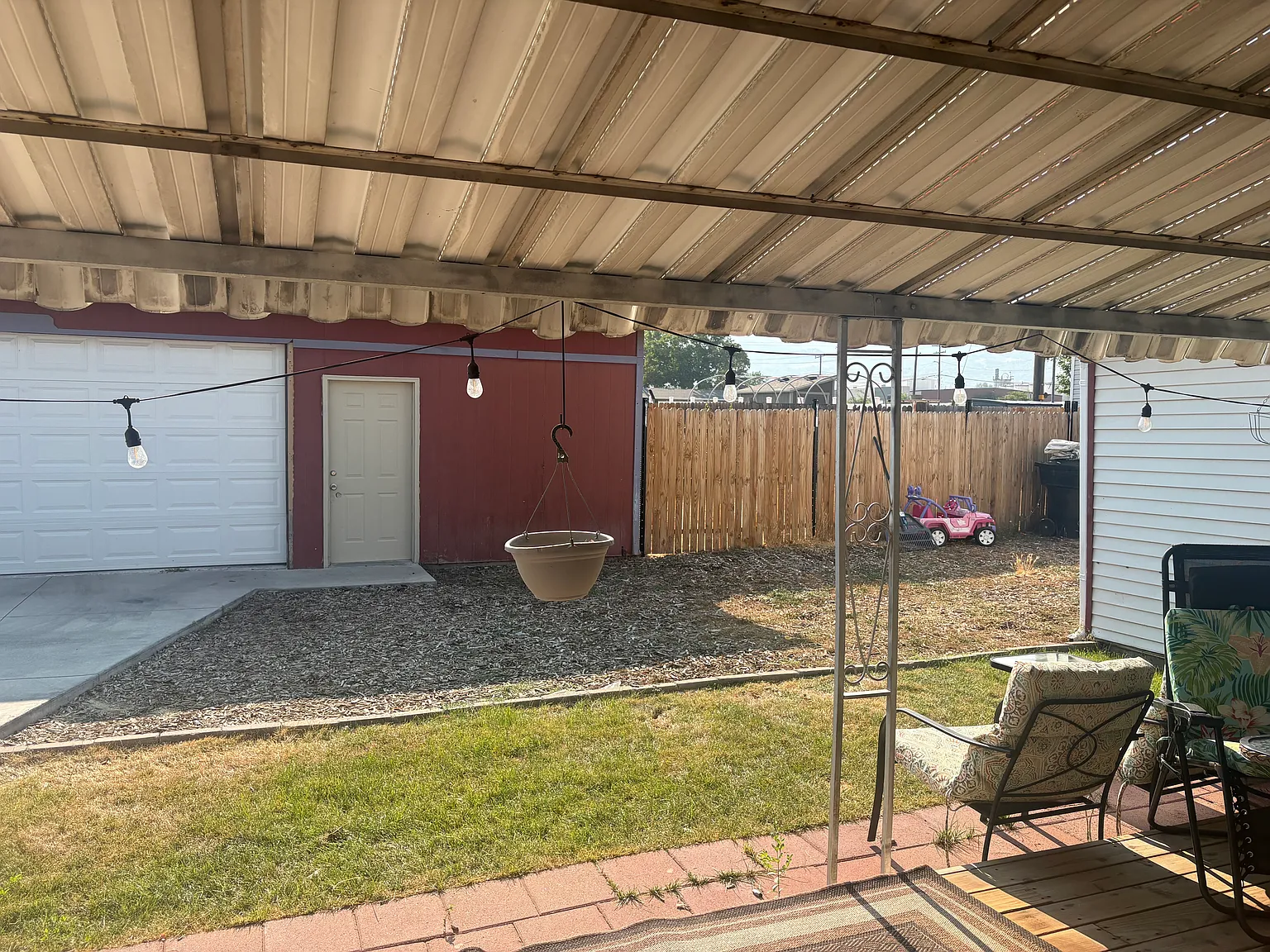 4 bed, 1600 sqft, $1,900 — Photo 2