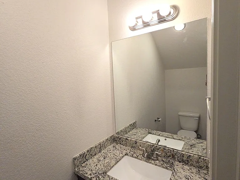 626 Magnolia Bnd — Photo 18