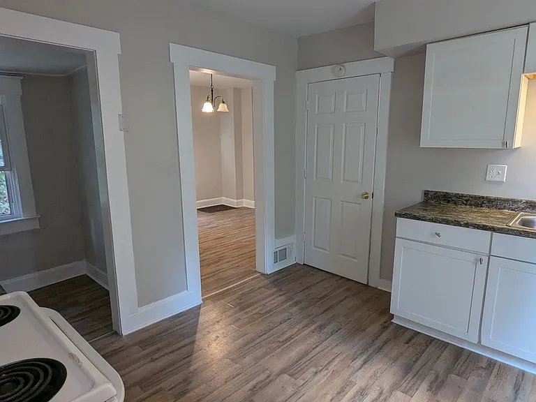 1447 Shriver Ave NE — Photo 24