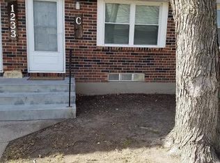 1209 SW Glendale Dr, Topeka, KS 66604