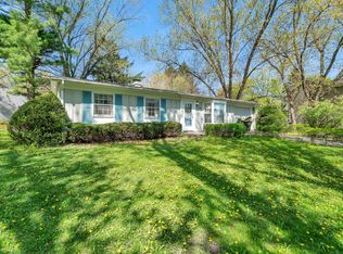 96 South St, Cary, IL 60013