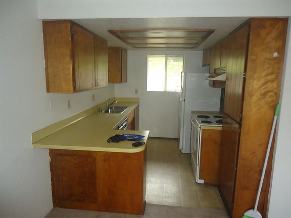 3rd image of 7125 Rainier Dr APT 10