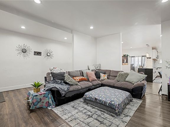 4th image of 114 Amanda Ave