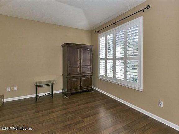 4th image of 3804 Camanchee Ct