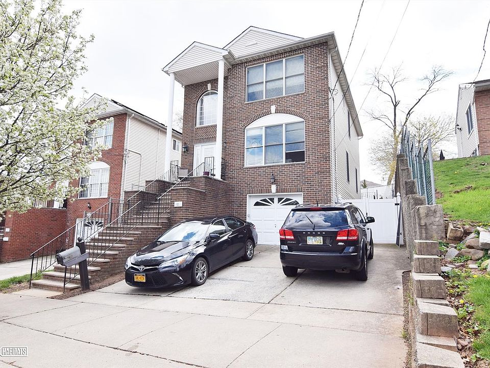 1st image of 102 Fieldway Ave