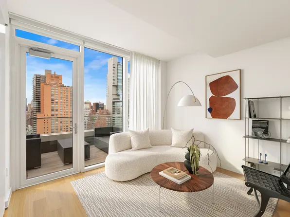 301 East 61st Street image 10 of 15