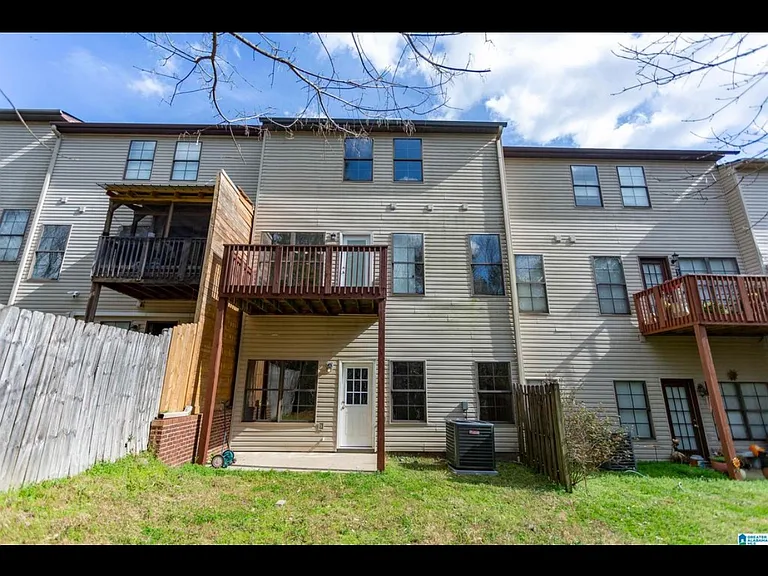 4137 Seabrook Ln — Photo 3