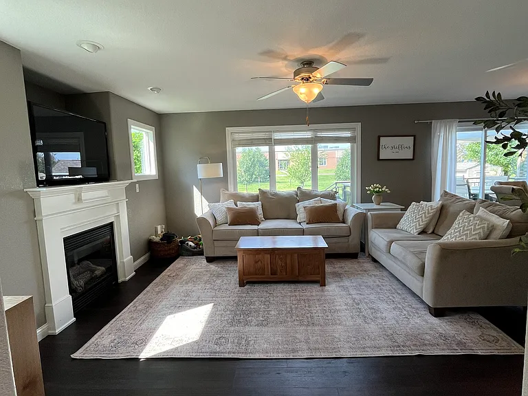 9547 Wilson St — Photo 3