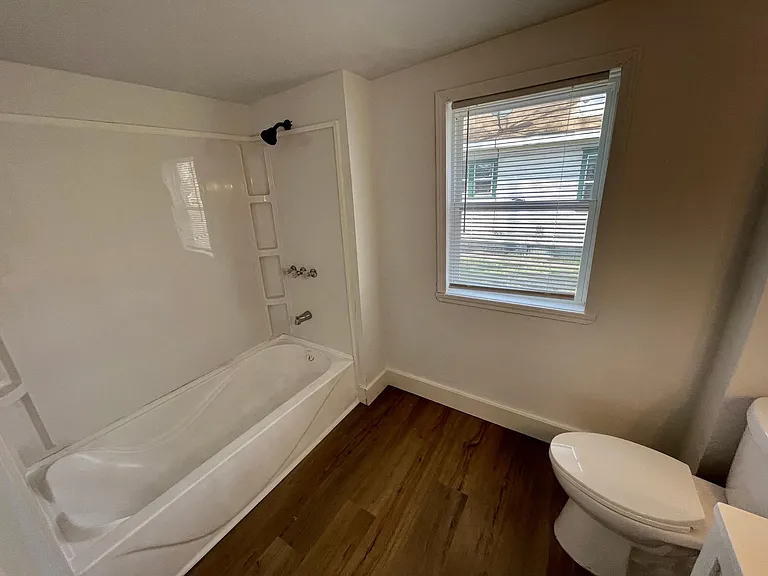425 Birdsell St — Photo 10