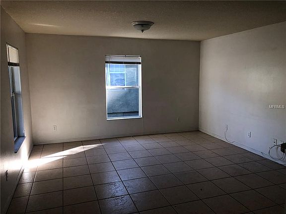 4th image of 950 20th Ave S