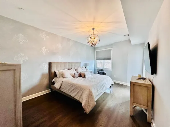 90 Bay Street Landing image 13 of 25