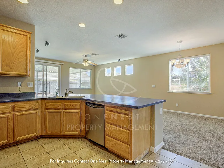 418 Dumont Ct — Photo 14