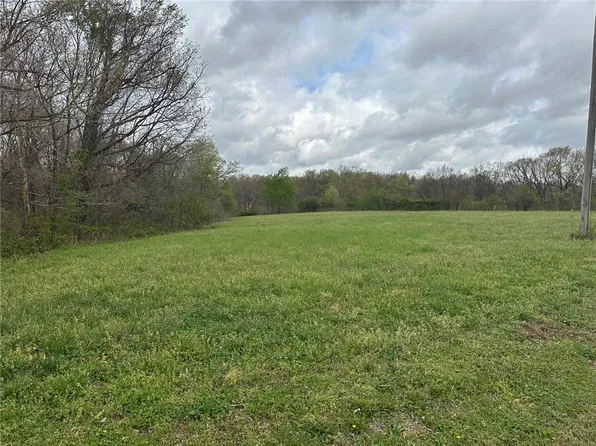 1004 SW Main St, Siloam Springs, AR 72761