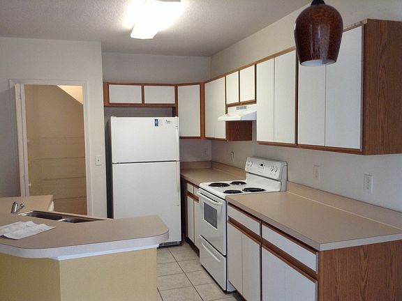 Kitchen & pantry