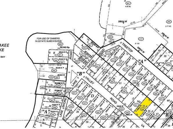 28554 W Valley Rd, Ingleside, IL 60041