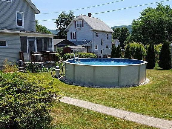 Back Yard/Pool