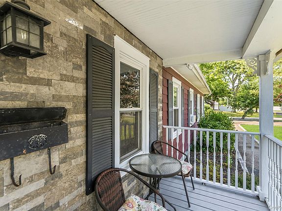 5th image of 278 Ferndale Boulevard