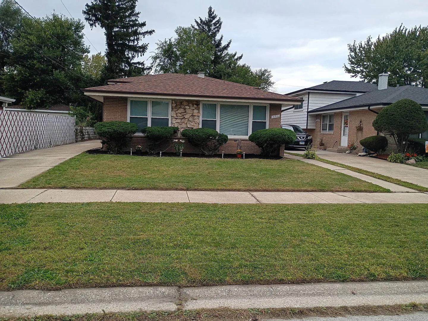 14516 Harper Ave photo 1