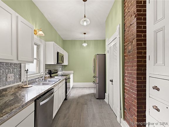 2nd image of 427 E Chestnut Street