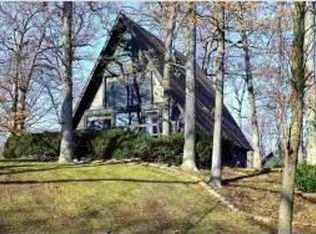 11794 82nd Ave, Blue Grass, IA 52726