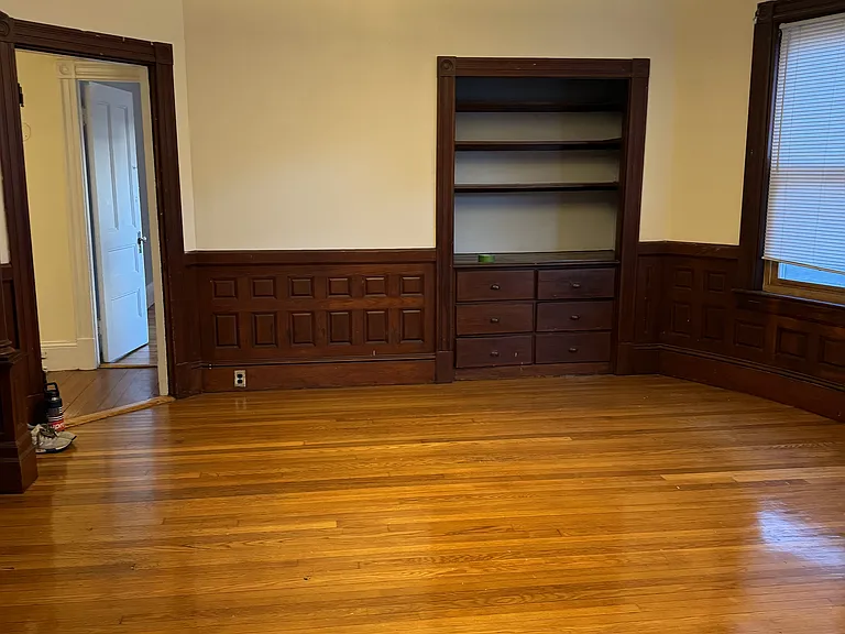 Dining room.